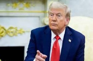 भारत और अमेरिका के बीच व्यापार बाधाएं दूर करने के लिए बातचीत जारी : ट्रंप भारत और अमेरिका के बीच व्यापार बाधाएं दूर करने के लिए बातचीत जारी : ट्रंप