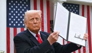 अमेरिका में 20 और देशों पर लगाए गए यात्रा प्रतिबंध