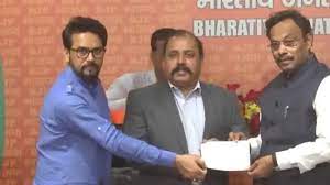 पूर्व वायुसेना प्रमुख भदौरिया और तिरुपति के पूर्व सांसद वरप्रसाद राव भाजपा में हुए शामिल पूर्व वायुसेना प्रमुख भदौरिया और तिरुपति के पूर्व सांसद वरप्रसाद राव भाजपा में हुए शामिल