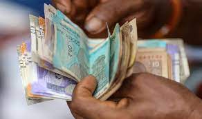 परिवारों की शुद्ध बचत तीन साल में नौ लाख करोड़ रुपये घटीः सरकारी आंकड़ा परिवारों की शुद्ध बचत तीन साल में नौ लाख करोड़ रुपये घटीः सरकारी आंकड़ा