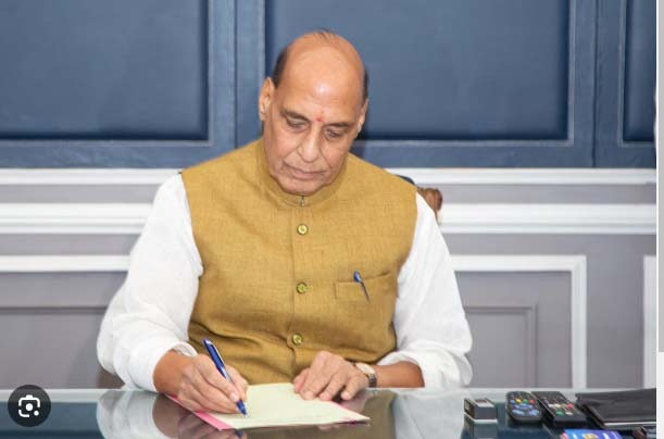 राष्ट्रीय सुरक्षा को मजबूत करने व सैन्य आधुनिकीकरण पर ध्यान केंद्रित करेंगे : राजनाथ राष्ट्रीय सुरक्षा को मजबूत करने व सैन्य आधुनिकीकरण पर ध्यान केंद्रित करेंगे : राजनाथ