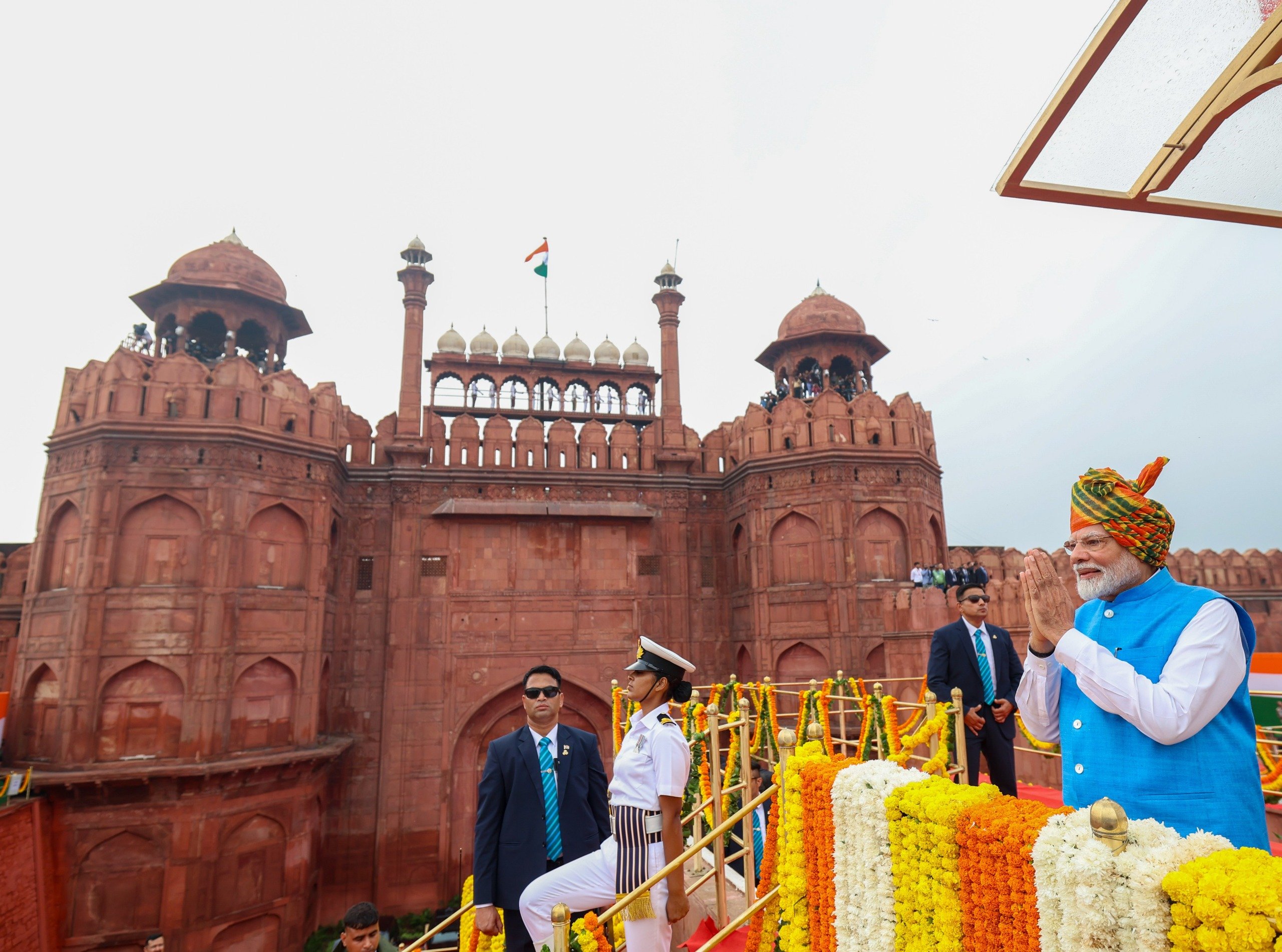 संविधान दलितों, शोषितों के अधिकारों की रक्षा करने में सहायक: प्रधानमंत्री मोदी संविधान दलितों, शोषितों के अधिकारों की रक्षा करने में सहायक: प्रधानमंत्री मोदी