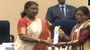 बच्चों को इस तरह से शिक्षित किया जाये कि वे हमेशा महिलाओं की गरिमा बनाए रखें: मुर्मू बच्चों को इस तरह से शिक्षित किया जाये कि वे हमेशा महिलाओं की गरिमा बनाए रखें: मुर्मू