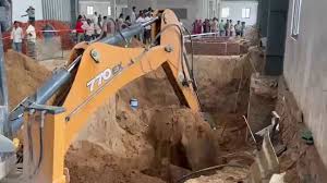 गुजरात के मेहसाणा में निर्माण स्थल पर मिट्टी धंसने से नौ मजदूरों की मौत, प्रधानमंत्री ने जताया शोक गुजरात के मेहसाणा में निर्माण स्थल पर मिट्टी धंसने से नौ मजदूरों की मौत, प्रधानमंत्री ने जताया शोक