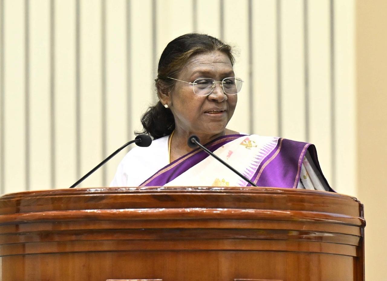 आने वाली पीढ़ियों को स्वच्छ पर्यावरण की विरासत देना हमारी नैतिक जिम्मेदारी : राष्ट्रपति द्रौपदी मुर्मु आने वाली पीढ़ियों को स्वच्छ पर्यावरण की विरासत देना हमारी नैतिक जिम्मेदारी : राष्ट्रपति द्रौपदी मुर्मु