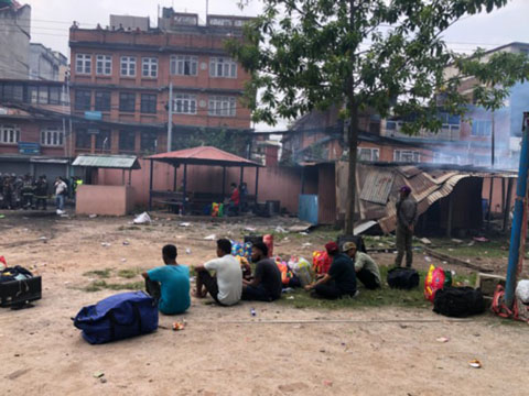 नेपाल में हिंसक प्रदर्शनों के बीच राजस्थान सरकार ने भारतीयों की मदद के लिए जारी किए हेल्पलाइन नंबर नेपाल में हिंसक प्रदर्शनों के बीच राजस्थान सरकार ने भारतीयों की मदद के लिए जारी किए हेल्पलाइन नंबर