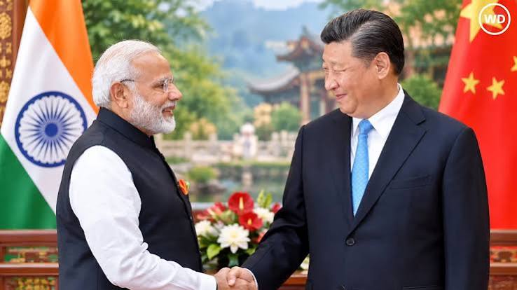 ब्रिक्स शिखर सम्मेलन: शी चिनफिंग सात साल बाद भारत आए ब्रिक्स शिखर सम्मेलन: शी चिनफिंग सात साल बाद भारत आए
