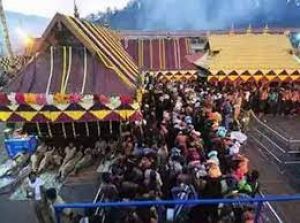 नव वर्ष के दिन सबरीमला मंदिर में भारी संख्या में श्रद्धालु उमड़े नव वर्ष के दिन सबरीमला मंदिर में भारी संख्या में श्रद्धालु उमड़े