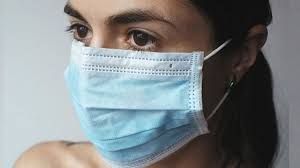 कोविड -19 के मामले बढ़ने पर सार्वजनिक स्थानों पर मास्क लगाना अनिवार्य किया गया