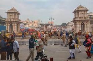 अयोध्या के एक और श्री राम वर्ष 1900 से कर रहे हैं गरीबों की सेवा अयोध्या के एक और श्री राम वर्ष 1900 से कर रहे हैं गरीबों की सेवा