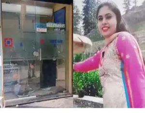 अवैध संबंध के शक में गर्भवती पत्&zwj;नी की हत्&zwj;या करने के बाद भाई को भी गोली मारी