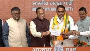  भाजपा में शामिल हुए वाराणसी के पूर्व कांग्रेस सांसद राजेश मिश्रा