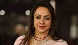 लोकसभा का टिकट फिर से मिलने के बाद मथुरा पहुंची हेमा मालिनी का स्वागत लोकसभा का टिकट फिर से मिलने के बाद मथुरा पहुंची हेमा मालिनी का स्वागत