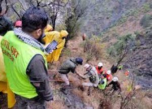  जम्मू-कश्मीर के रामबन में गहरी खाई में गिरा वाहन, दस लोगों की मौत 