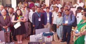 23 देशों के 75 प्रतिनिधियों ने 6 राज्यों में मतदान प्रक्रिया को प्रत्यक्ष रूप से देखा 23 देशों के 75 प्रतिनिधियों ने 6 राज्यों में मतदान प्रक्रिया को प्रत्यक्ष रूप से देखा