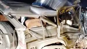  भीषण सड़क हादसे में एक महिला समेत आठ लोगों की मौत