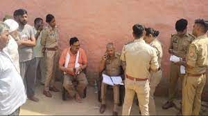 फावड़े से वार कर पत्नी को मार डाला...!