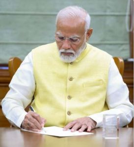 प्रधानमंत्री नरेंद्र मोदी ने जारी की किसान सम्&zwj;मान निधि की 17वीं किस्त