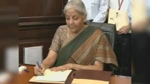 निर्मला सीतारमण ने वित्त मंत्रालय का कार्यभार संभाला निर्मला सीतारमण ने वित्त मंत्रालय का कार्यभार संभाला