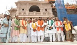 हरियाणा के मुख्यमंत्री ने अपने सहयोगियों संग अयोध्या में रामलला के दर्शन पूजन किए हरियाणा के मुख्यमंत्री ने अपने सहयोगियों संग अयोध्या में रामलला के दर्शन पूजन किए