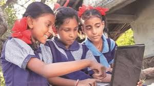 वित्तीय सहायता की दो योजनाओं के लिए 4.37 लाख छात्राओं ने पंजीकरण कराया