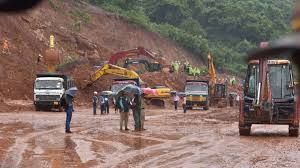  कर्नाटक के शिरडी घाट में भूस्खलन, राष्ट्रीय राजमार्ग 75 पर सैकड़ों वाहन फंसे