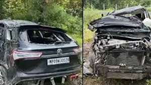  सड़क दुर्घटना में दो छात्रों की मौत, पांच घायल