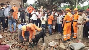  फिरोजाबाद के शिकोहाबाद में पटाखा फैक्टरी में विस्फोट से पांच लोगों की मौत, 11 घायल