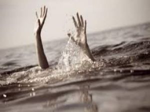 नदी में डूबने से तीन लड़कियों की मौत नदी में डूबने से तीन लड़कियों की मौत