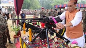  शस्त्र पूजा स्पष्ट संकेत है कि जरूरत पड़ने पर पूरी ताकत से हथियारों का इस्तेमाल किया जाएगा: राजनाथ