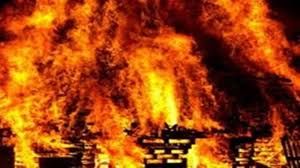 घर में आग लगने से एक ही परिवार के चार लोगों की मौत