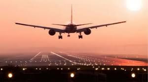 खराब मौसम के कारण दिल्ली हवाईअड्डे पर आने वाली दस उड़ानों के मार्गों में बदलाव