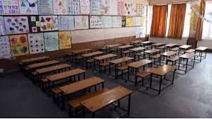  क्लासरूम में 9वीं के स्टूडेंट ने दूसरे स्टूडेंट का कांच से गला रेता 