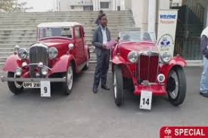 लखनऊ की विंटेज कार रैली में दिखा इतिहास का भव्य नजारा