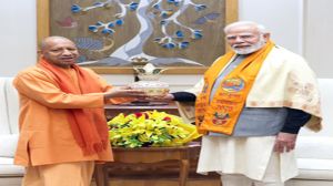  सीएम योगी ने प्रधानमंत्री मोदी से की मुलाकात, महाकुंभ मेले का दिया निमंत्रण 