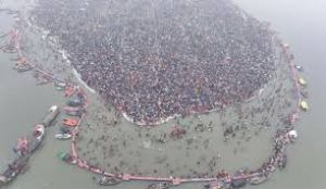 पौष पूर्णिमा से एक दिन पहले संगम में 50 लाख श्रद्धालुओं ने लगायी डुबकी पौष पूर्णिमा से एक दिन पहले संगम में 50 लाख श्रद्धालुओं ने लगायी डुबकी