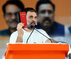 राहुल गांधी ने गणतंत्र दिवस की दी शुभकामनाएं, कहा- &lsquo;संविधान हर भारतीय का सुरक्षा कवच&rsquo;