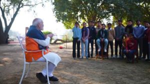 परीक्षा पे चर्चा में पीएम मोदी की सीख, ‘लीडर को टीम वर्क सीखना जरूरी, सिद्धांत बनाएं जहां कम वहां हम’ परीक्षा पे चर्चा में पीएम मोदी की सीख, ‘लीडर को टीम वर्क सीखना जरूरी, सिद्धांत बनाएं जहां कम वहां हम’