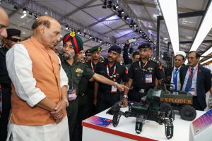 रक्षा मंत्री राजनाथ सिंह ने एयरो इंडिया 2025 के 15वें संस्करण का किया उद्घाटन रक्षा मंत्री राजनाथ सिंह ने एयरो इंडिया 2025 के 15वें संस्करण का किया उद्घाटन
