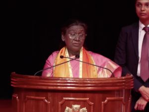 नौकरी की मानसिकता बदलें युवा, रोजगार पाने की बजाय रोजगार उत्पन्न करने वाले बनें : राष्ट्रपति मुर्मु