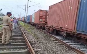 चेन्नई के पास खाली माल डिब्बे पटरी से उतरे
