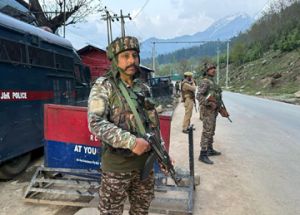 पहलगाम आतंकी हमला : सेना ने श्रीनगर में कंट्रोल रूम स्थापित किया, सर्च ऑपरेशन जारी पहलगाम आतंकी हमला : सेना ने श्रीनगर में कंट्रोल रूम स्थापित किया, सर्च ऑपरेशन जारी