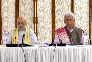 गृह मंत्री अमित शाह श्रीनगर पहुंचे, पहलगाम आतंकी हमले की जानकारी ली गृह मंत्री अमित शाह श्रीनगर पहुंचे, पहलगाम आतंकी हमले की जानकारी ली