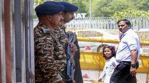 पहलगाम आतंकी हमले के बाद देशभर में अलर्ट, मुंबई से हरिद्वार तक चप्पे-चप्पे पर नजर पहलगाम आतंकी हमले के बाद देशभर में अलर्ट, मुंबई से हरिद्वार तक चप्पे-चप्पे पर नजर