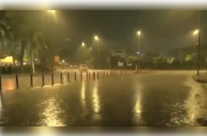 दिल्ली-एनसीआर में भारी बारिश, मौसम विभाग ने जारी किया रेड अलर्ट