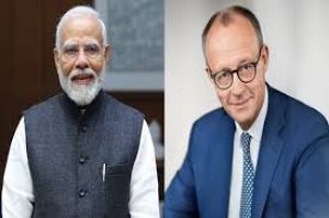 आतंकवाद के खिलाफ लड़ाई में हम एकजुट: प्रधानमंत्री मोदी ने जर्मन चांसलर के साथ बातचीत में कहा आतंकवाद के खिलाफ लड़ाई में हम एकजुट: प्रधानमंत्री मोदी ने जर्मन चांसलर के साथ बातचीत में कहा