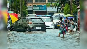   बारिश से बेहाल मुंबई, ट्रेन-मेट्रो-बस सेवा प्रभावित; 75 साल में पहली बार इतनी जल्दी मानसून की दस्तक