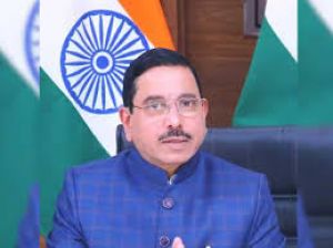 देश में नवीकरणीय ऊर्जा क्षमता 17 प्रतिशत बढ़कर 227 गीगावाट पर देश में नवीकरणीय ऊर्जा क्षमता 17 प्रतिशत बढ़कर 227 गीगावाट पर