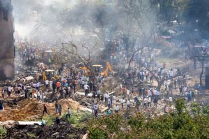 अहमदाबाद विमान दुर्घटना: एयर इंडिया AI-171 के मलबे से ब्लैक बॉक्स बरामद