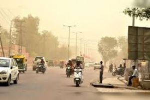 आईएमडी और &lsquo;ग्रीनपीस इंडिया' ने रेहड़ी-पटरी वालों, श्रमिकों को लू की चेतावनी की परियोजना शुरू की